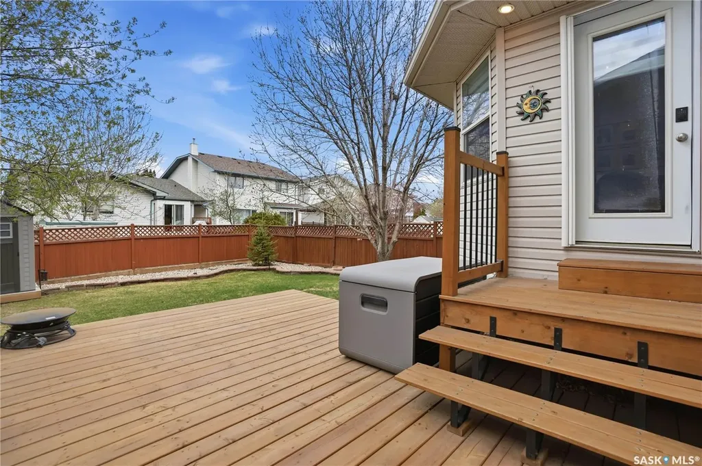 1663 Fenwick Crescent N Regina SK S4X 4N4