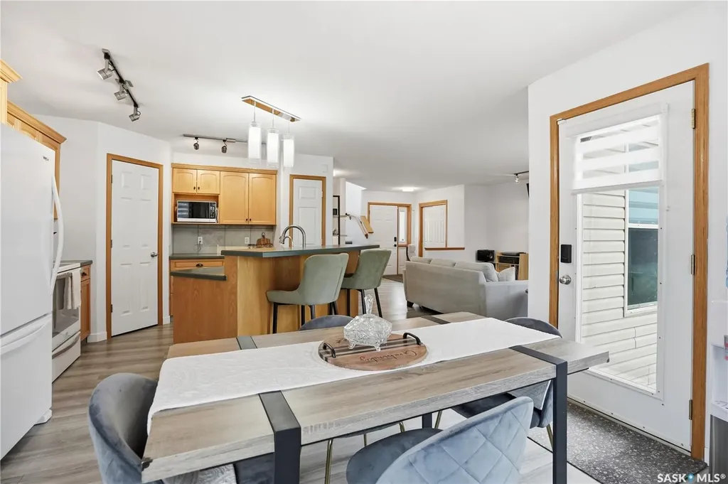 1663 Fenwick Crescent N Regina SK S4X 4N4