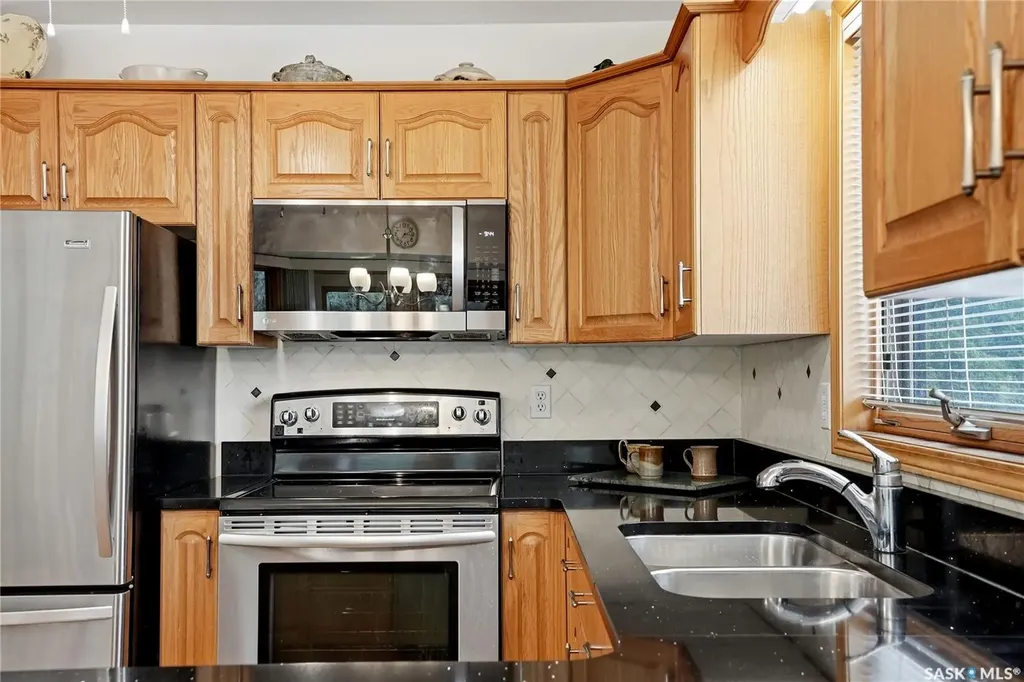 420 Heritage Crescent Saskatoon SK S7H 5P3