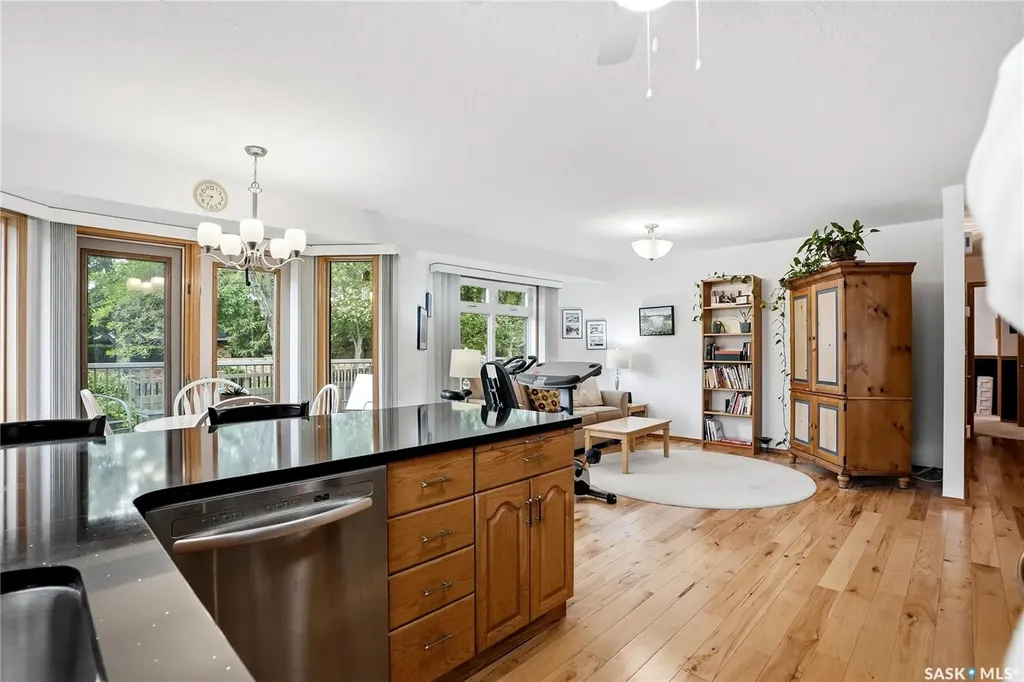 420 Heritage Crescent Saskatoon SK S7H 5P3