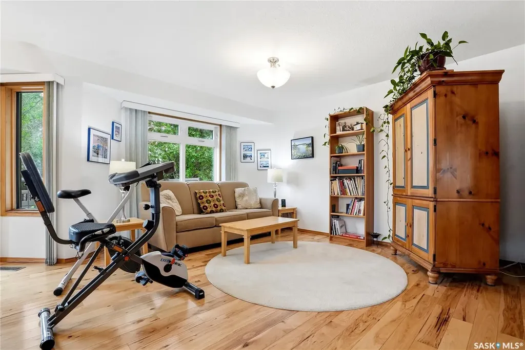 420 Heritage Crescent Saskatoon SK S7H 5P3