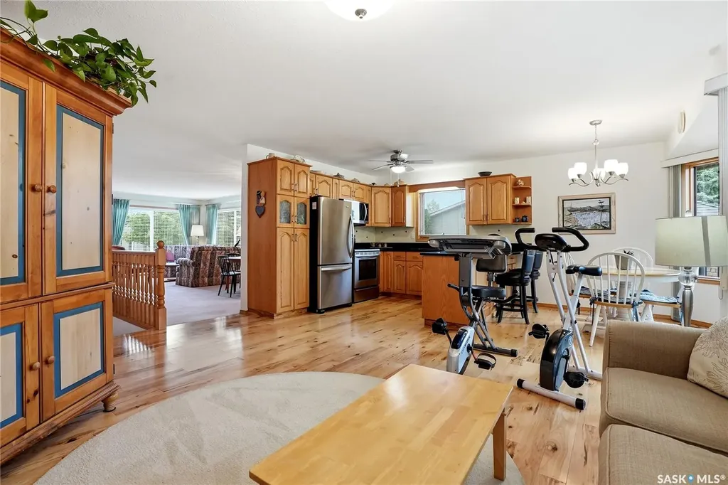 420 Heritage Crescent Saskatoon SK S7H 5P3