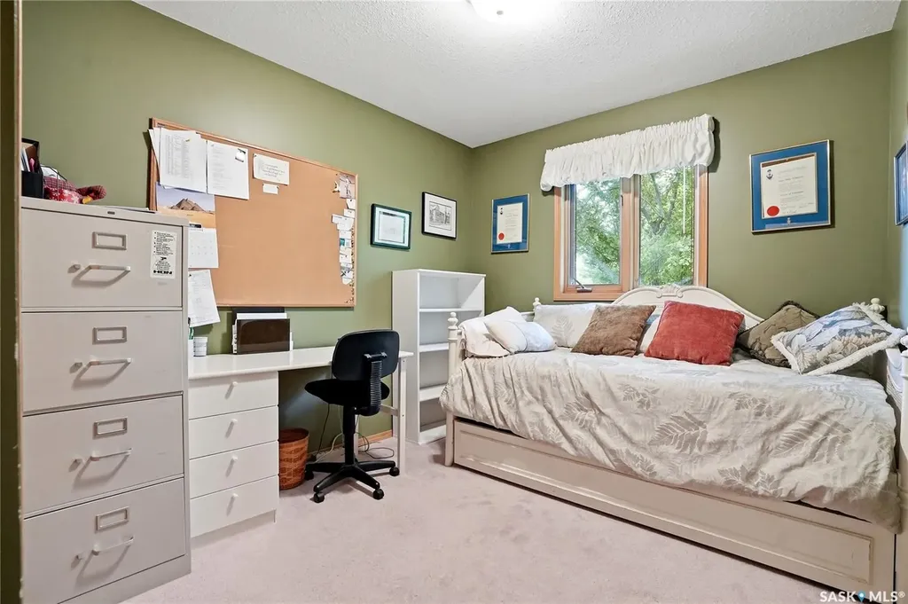 420 Heritage Crescent Saskatoon SK S7H 5P3