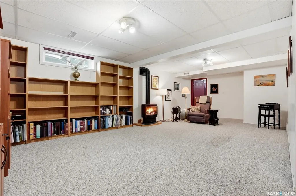 420 Heritage Crescent Saskatoon SK S7H 5P3