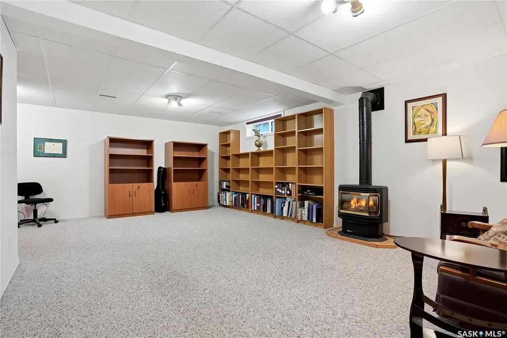 420 Heritage Crescent Saskatoon SK S7H 5P3
