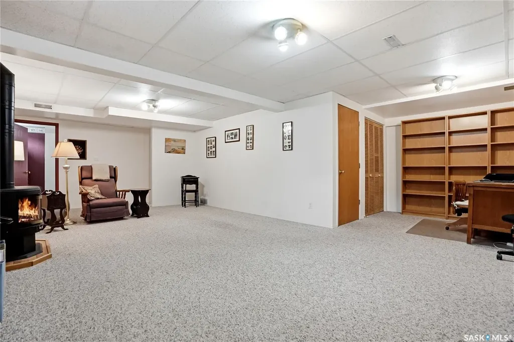 420 Heritage Crescent Saskatoon SK S7H 5P3