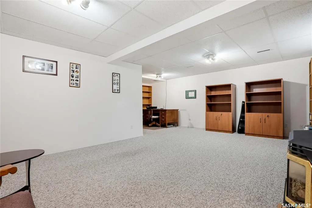 420 Heritage Crescent Saskatoon SK S7H 5P3