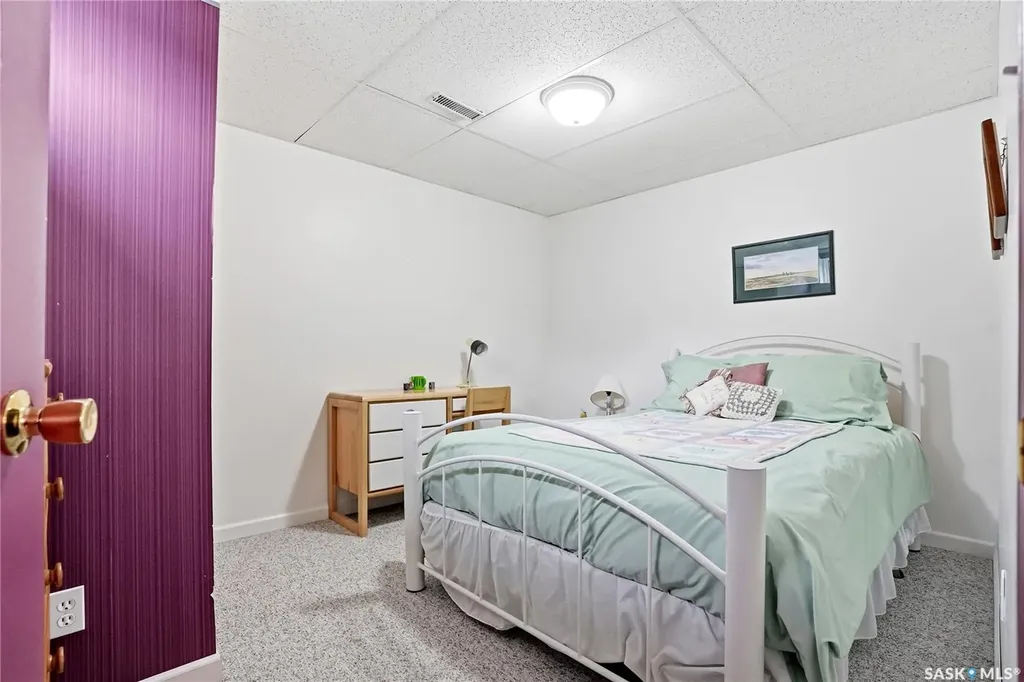 420 Heritage Crescent Saskatoon SK S7H 5P3