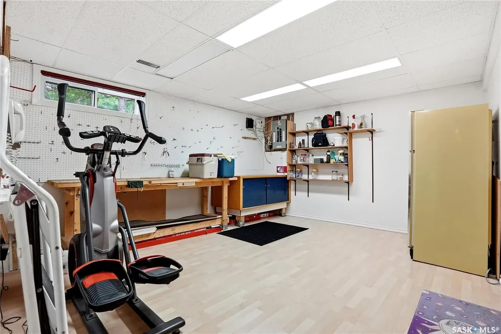 420 Heritage Crescent Saskatoon SK S7H 5P3