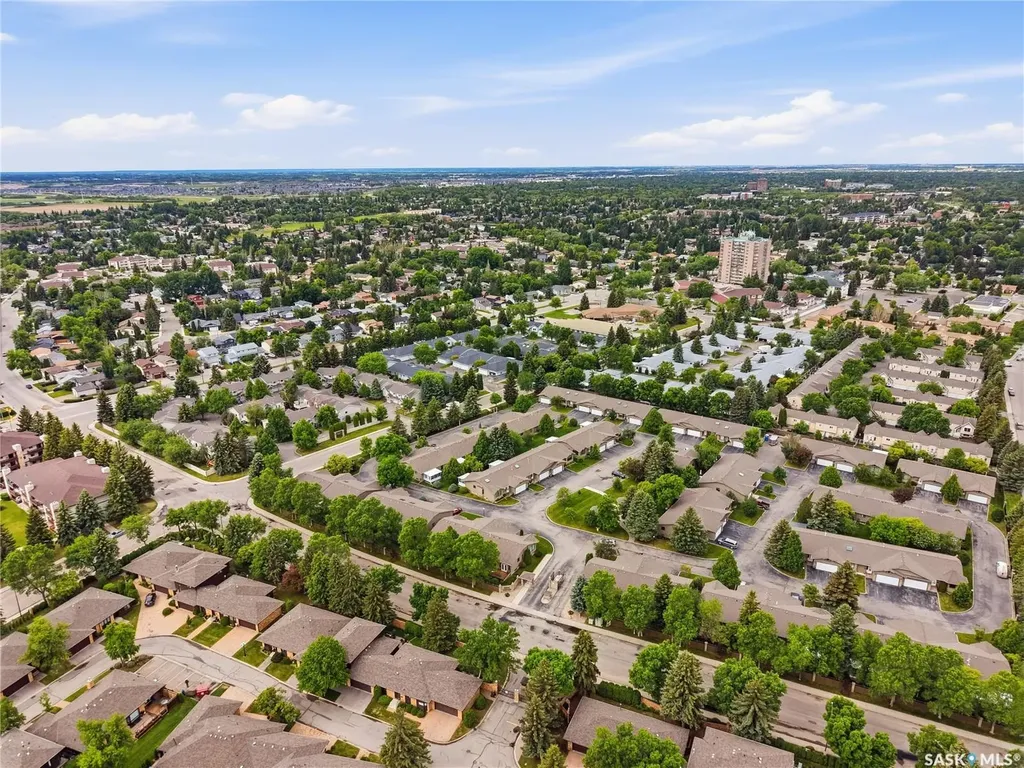 420 Heritage Crescent Saskatoon SK S7H 5P3