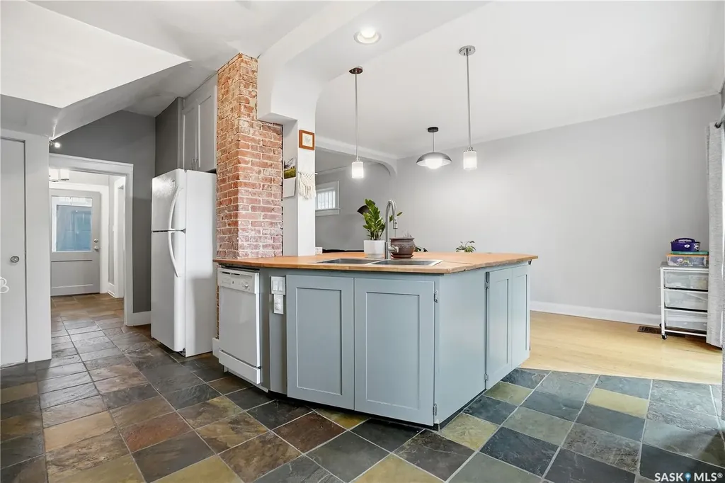2124 Argyle Street Regina SK S4T 3S9