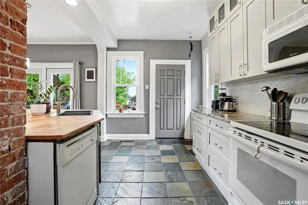 2124 Argyle Street Regina SK S4T 3S9