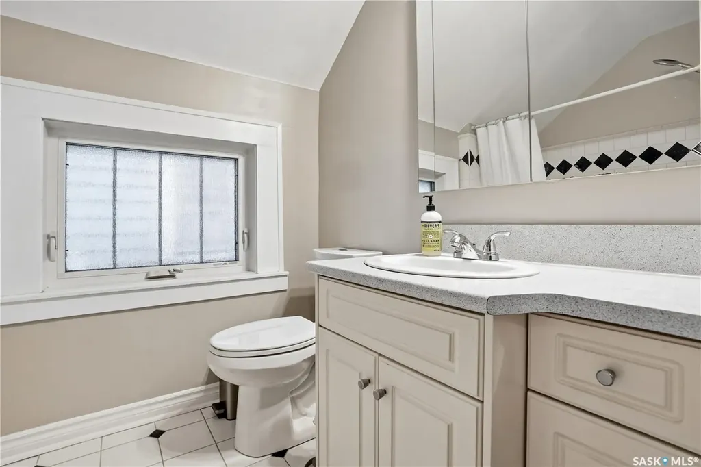 2124 Argyle Street Regina SK S4T 3S9