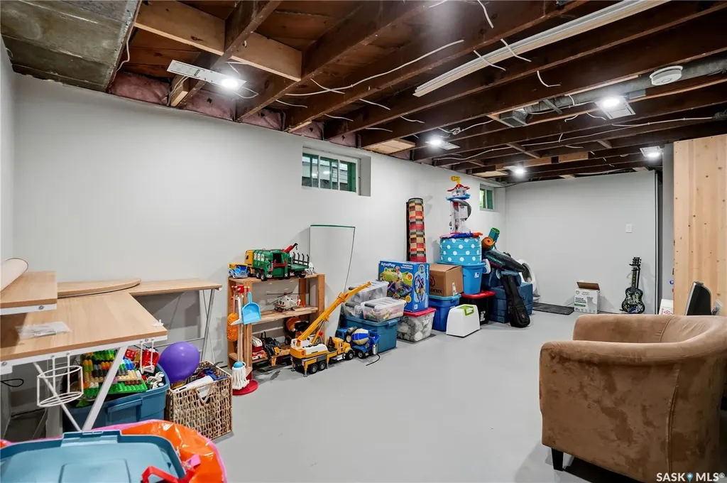2124 Argyle Street Regina SK S4T 3S9