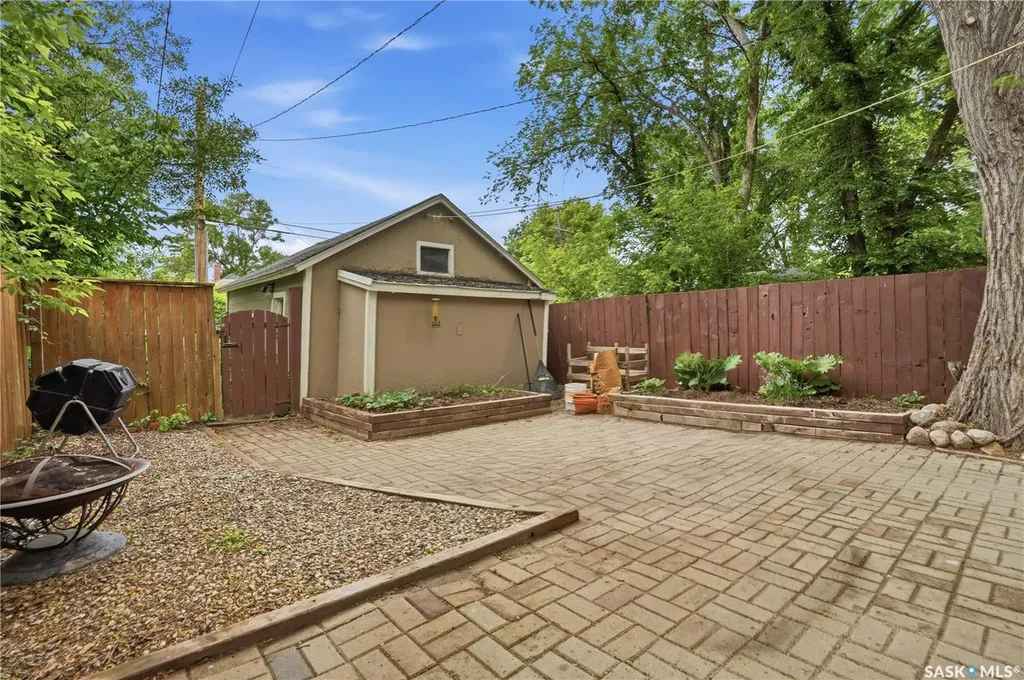 2124 Argyle Street Regina SK S4T 3S9