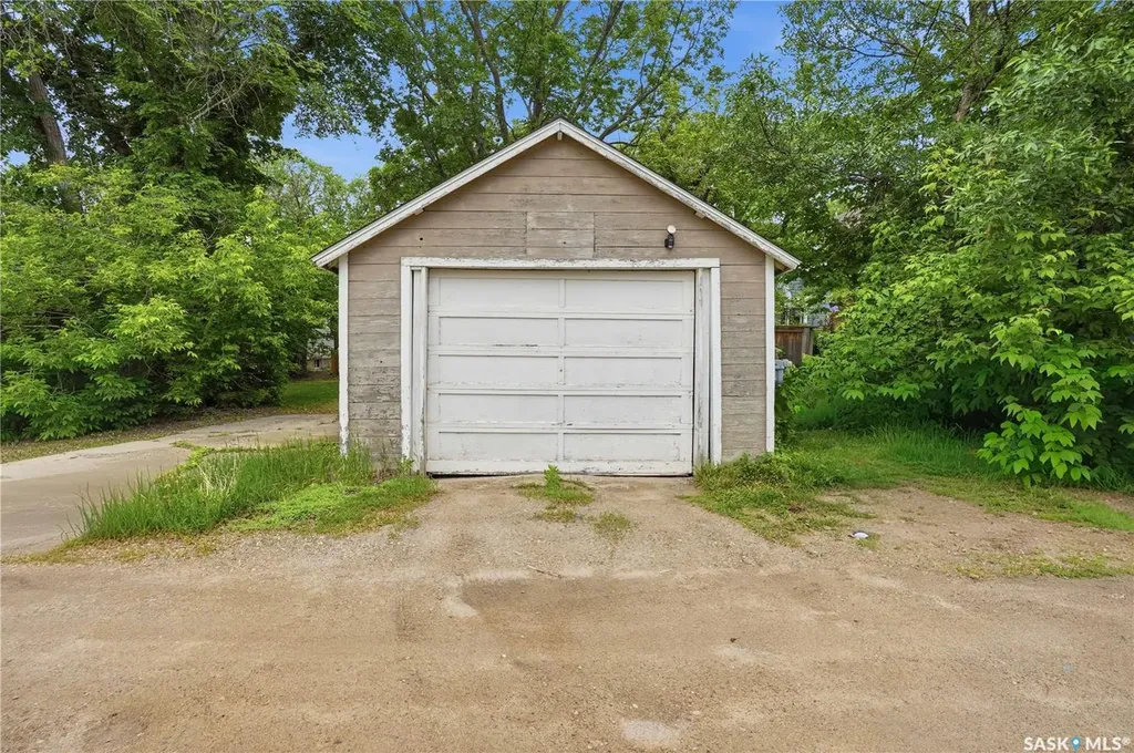 2124 Argyle Street Regina SK S4T 3S9