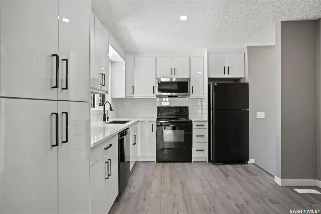 3331 Parkland Drive E Regina SK S4V 1V7