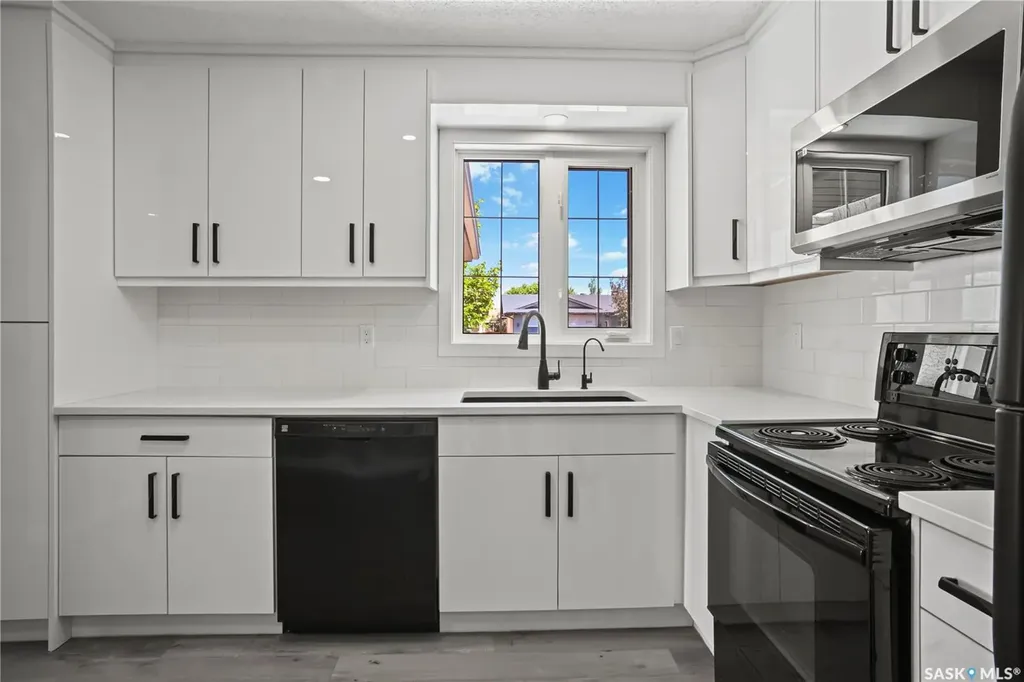 3331 Parkland Drive E Regina SK S4V 1V7