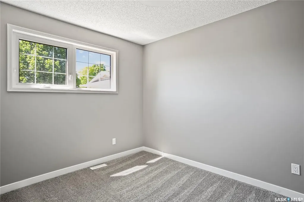 3331 Parkland Drive E Regina SK S4V 1V7