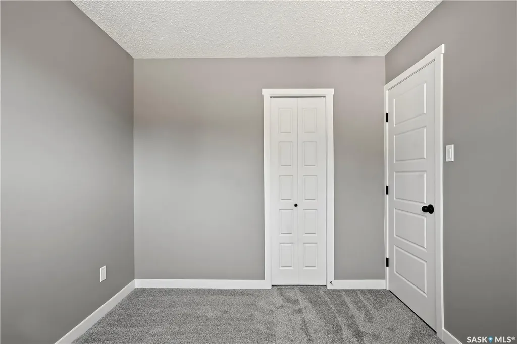 3331 Parkland Drive E Regina SK S4V 1V7