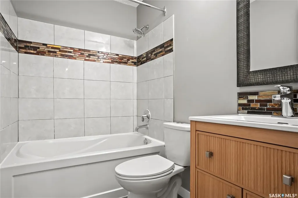 3331 Parkland Drive E Regina SK S4V 1V7