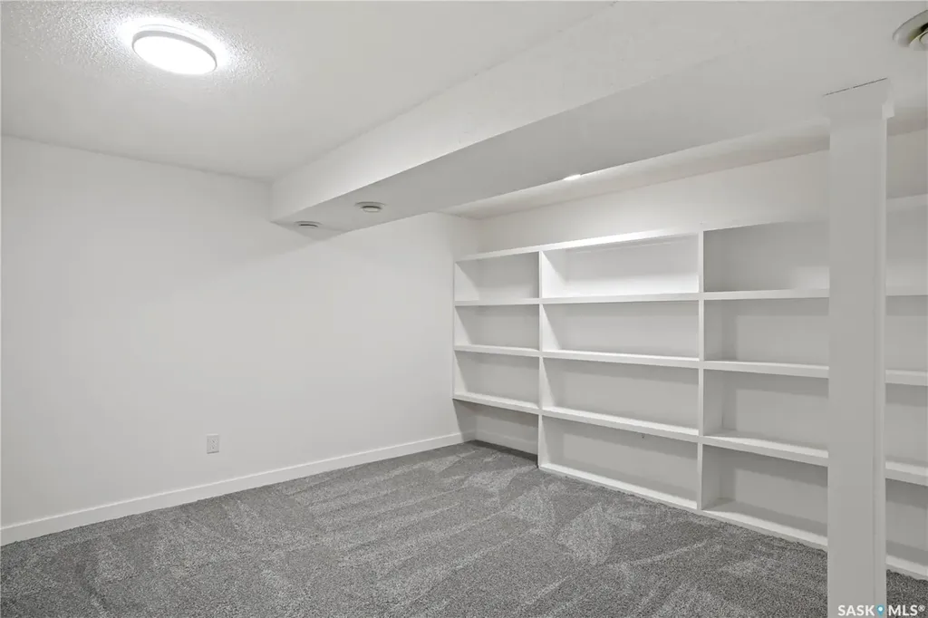 3331 Parkland Drive E Regina SK S4V 1V7