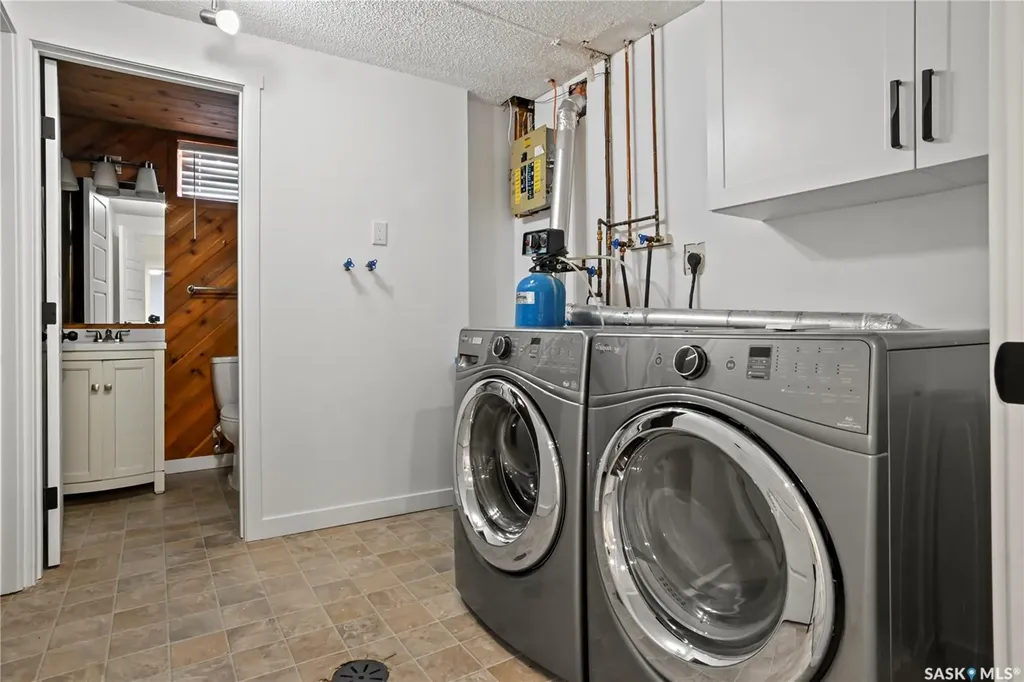 3331 Parkland Drive E Regina SK S4V 1V7
