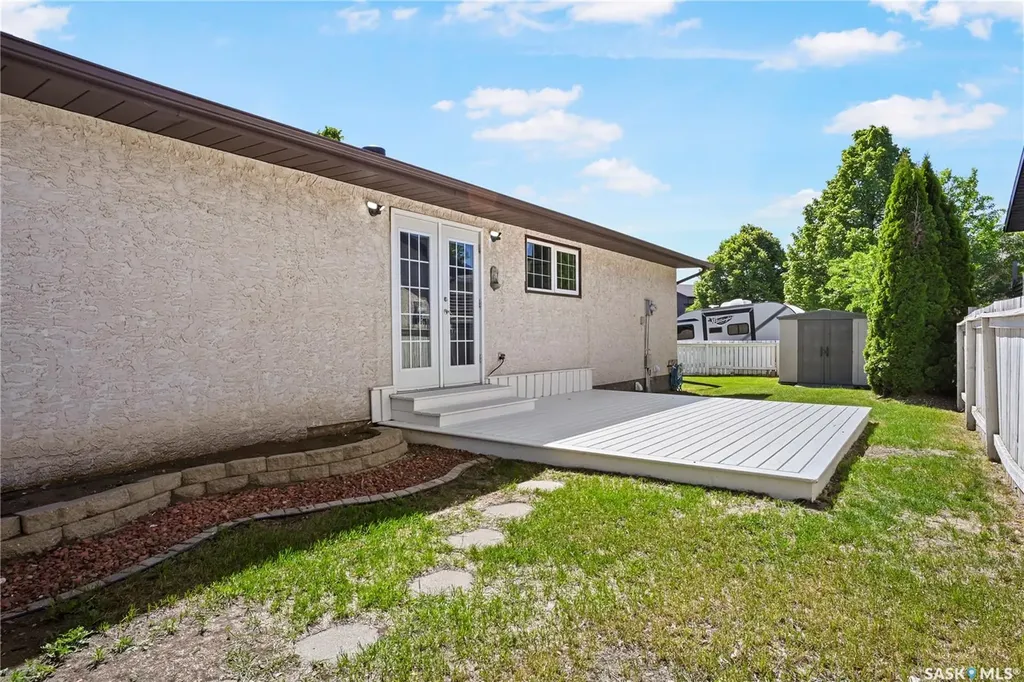 3331 Parkland Drive E Regina SK S4V 1V7