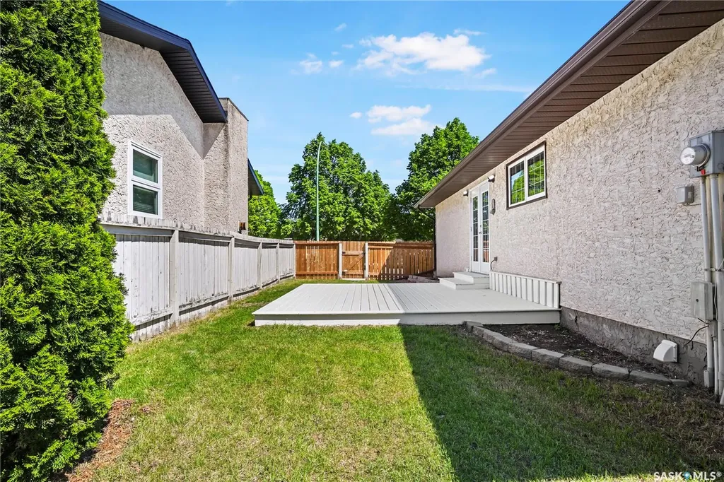 3331 Parkland Drive E Regina SK S4V 1V7