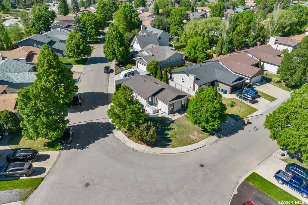 3331 Parkland Drive E Regina SK S4V 1V7