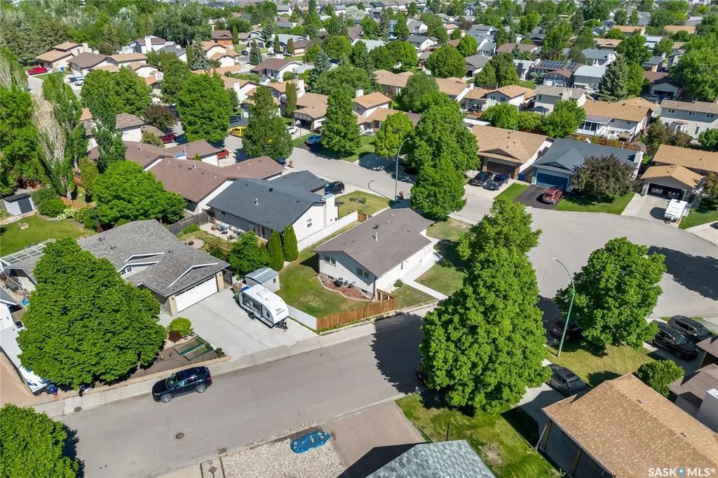 3331 Parkland Drive E Regina SK S4V 1V7