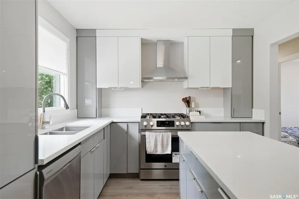 2638 Eastview Saskatoon SK S7J 3G8