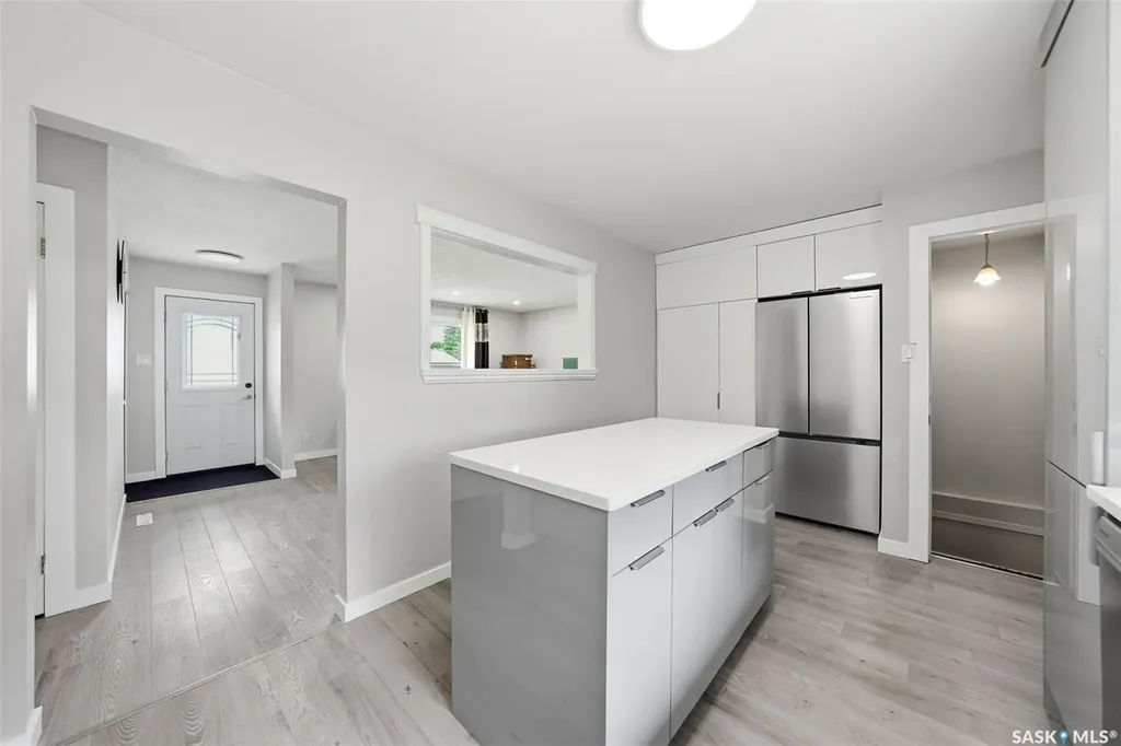2638 Eastview Saskatoon SK S7J 3G8