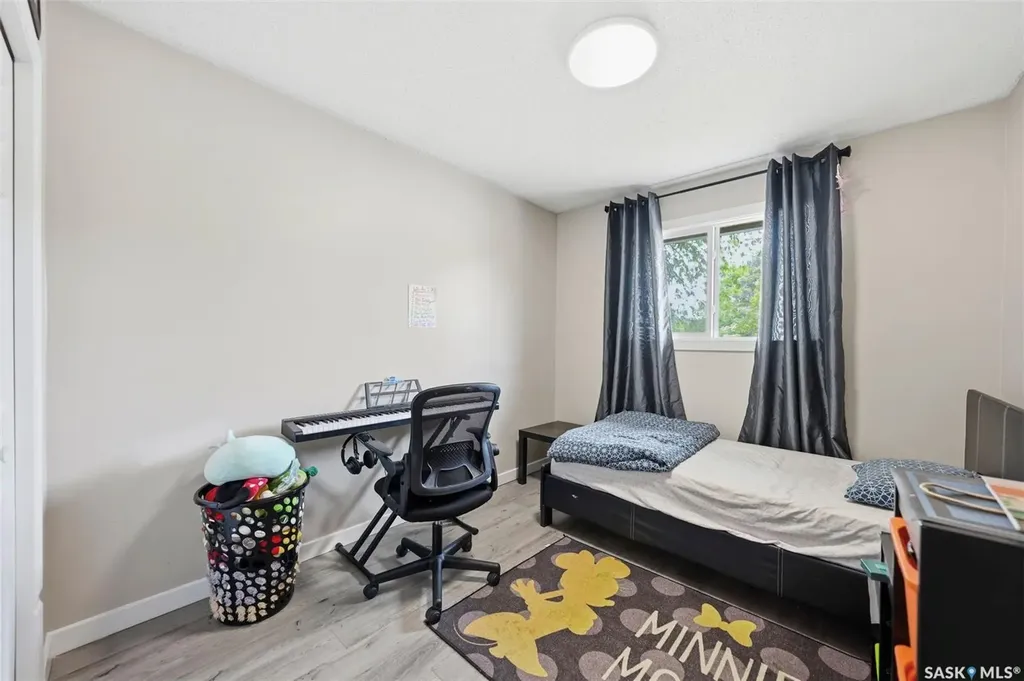 2638 Eastview Saskatoon SK S7J 3G8