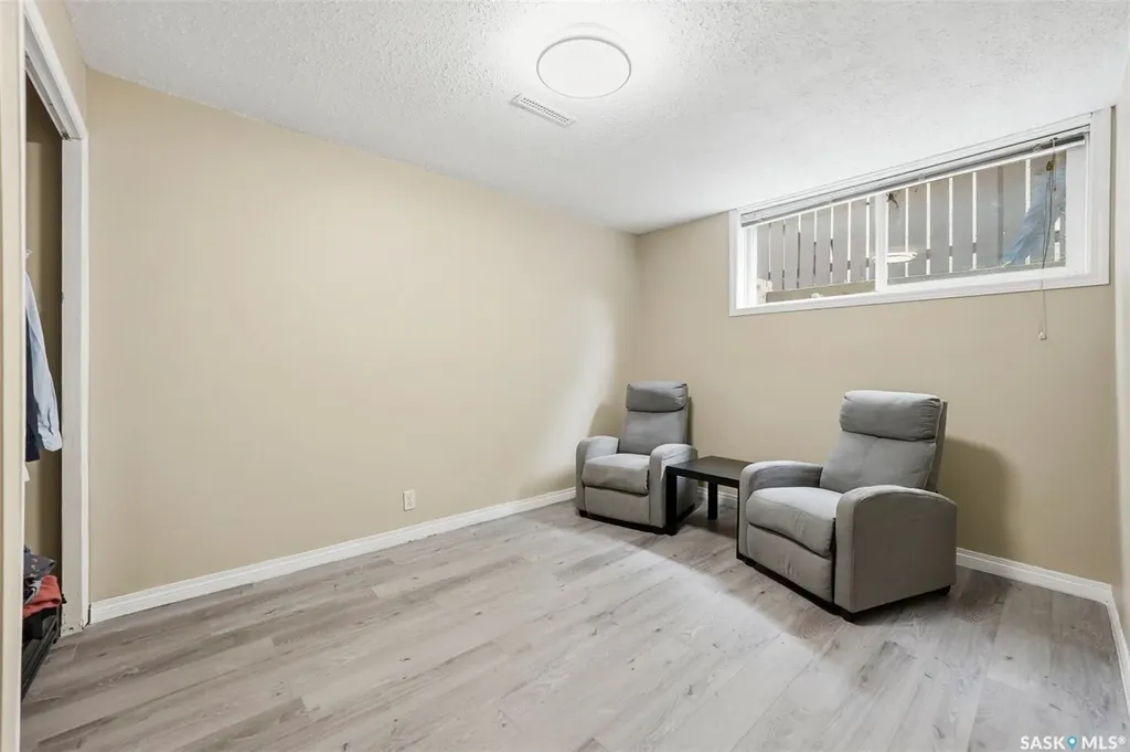2638 Eastview Saskatoon SK S7J 3G8