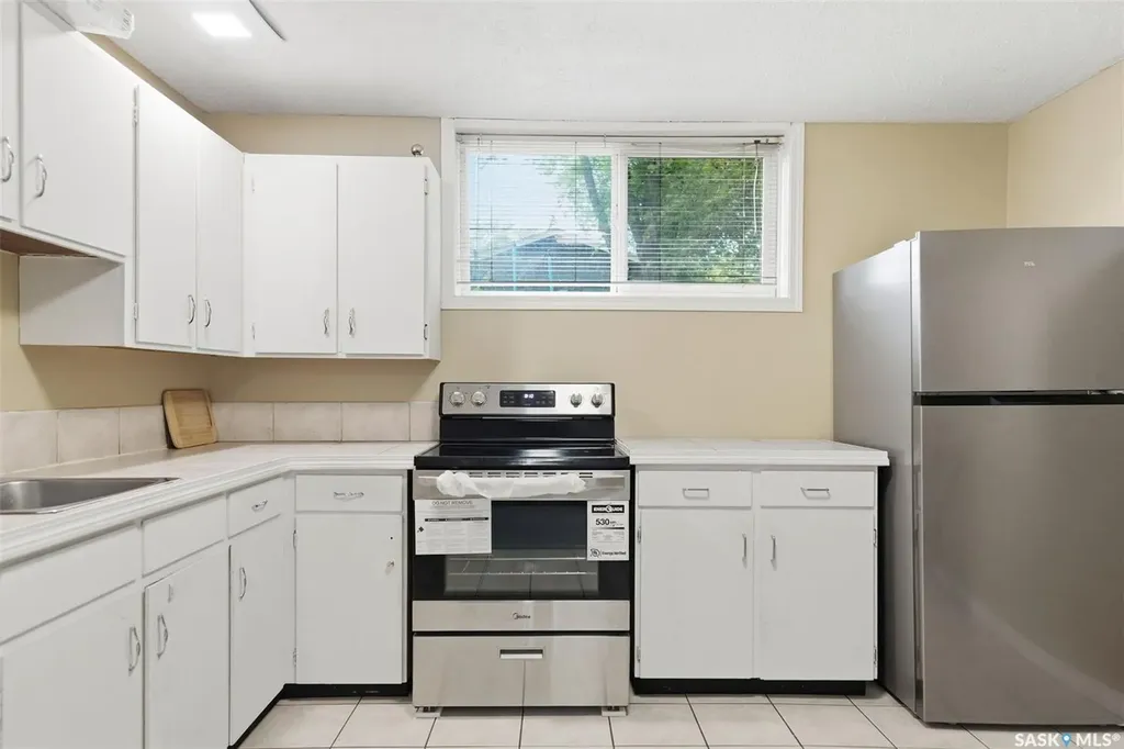 2638 Eastview Saskatoon SK S7J 3G8