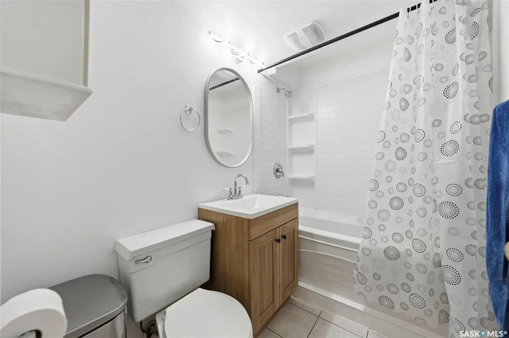 2638 Eastview Saskatoon SK S7J 3G8