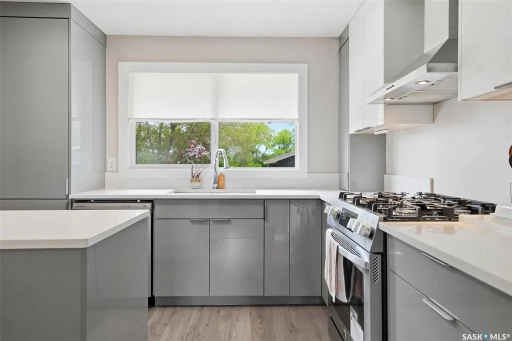 2638 Eastview Saskatoon SK S7J 3G8