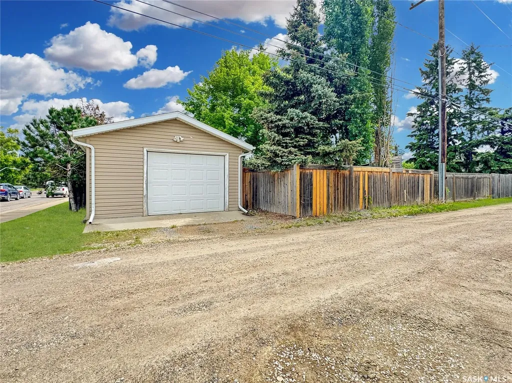 1091 110th Street North Battleford SK S9A 2H3