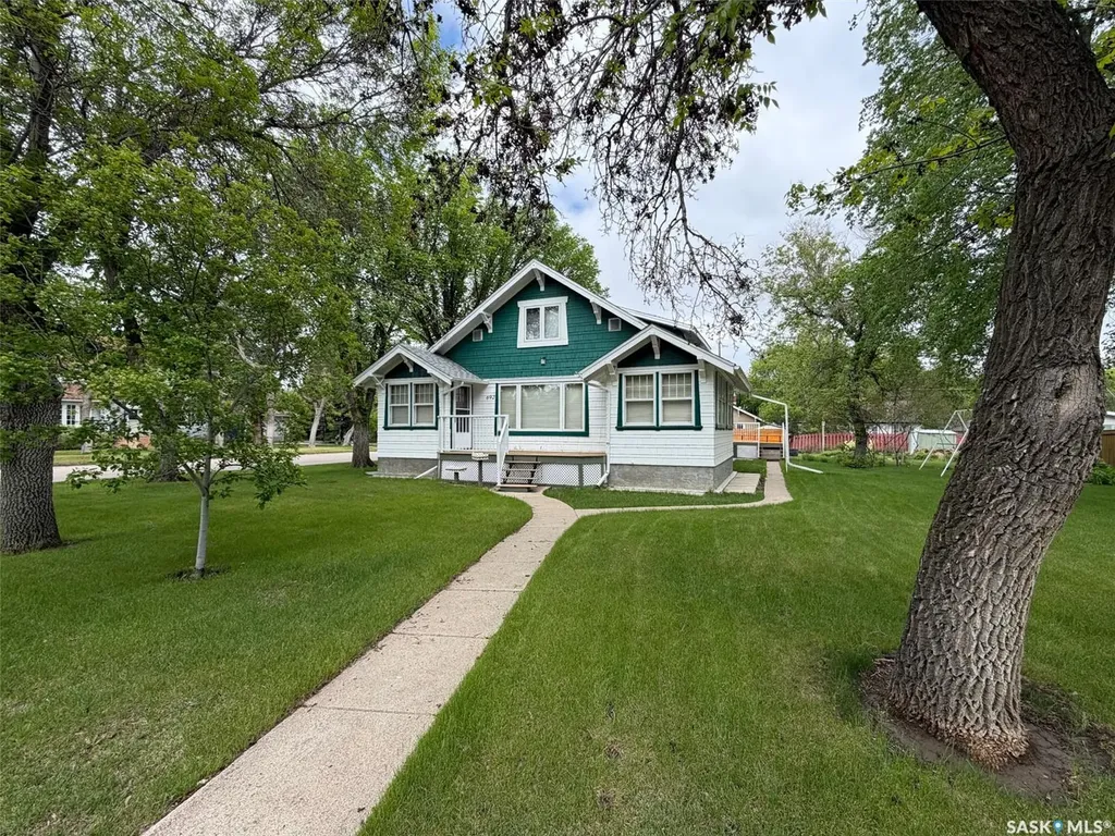 692 2nd Street E Shaunavon SK S0N 2M0