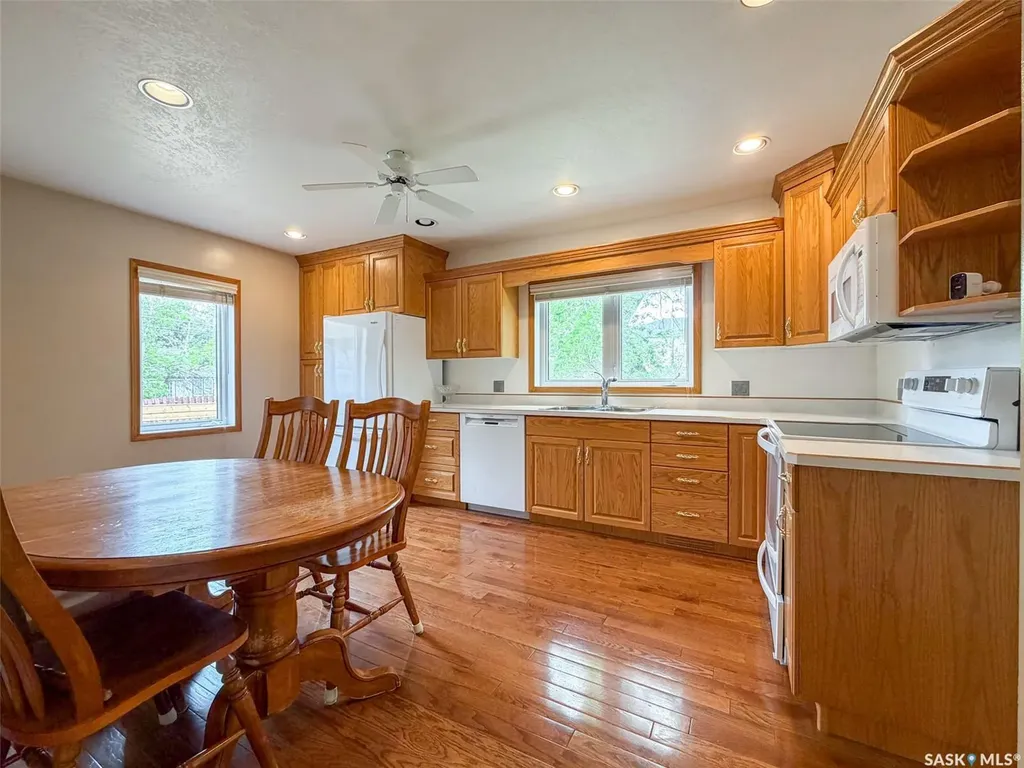 692 2nd Street E Shaunavon SK S0N 2M0