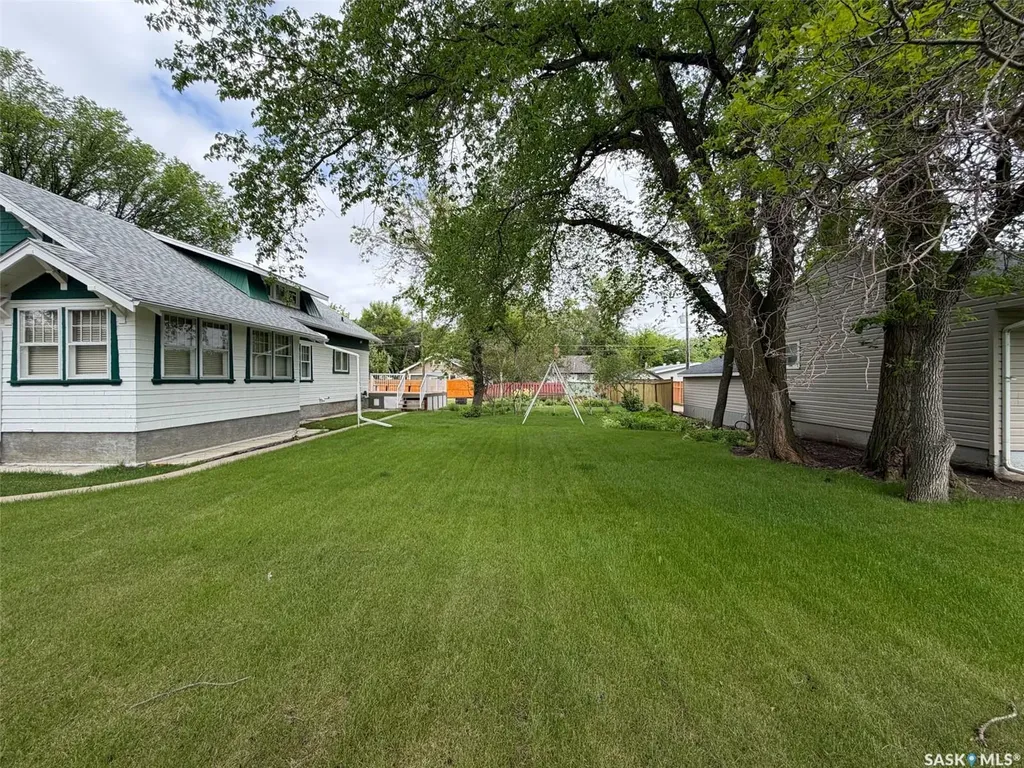 692 2nd Street E Shaunavon SK S0N 2M0