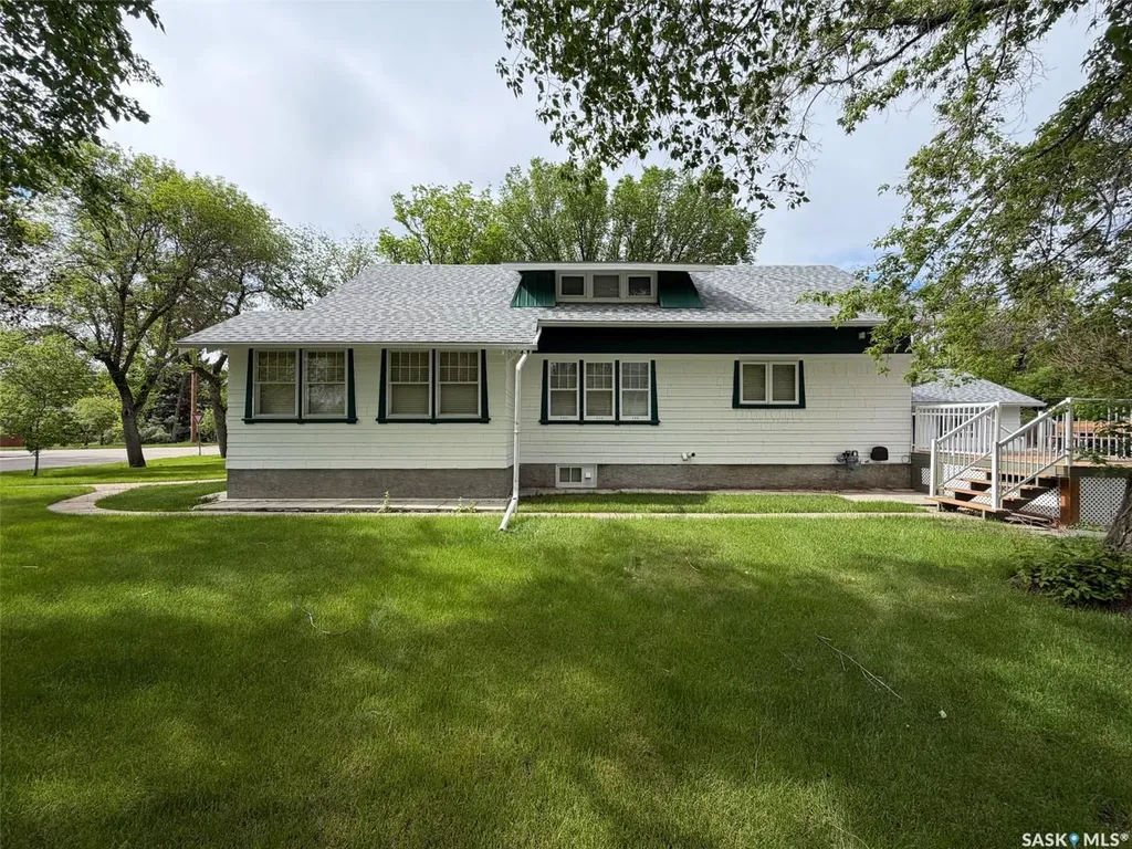 692 2nd Street E Shaunavon SK S0N 2M0
