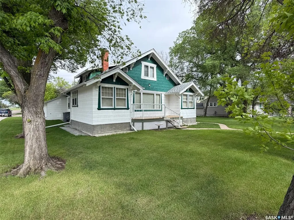 692 2nd Street E Shaunavon SK S0N 2M0