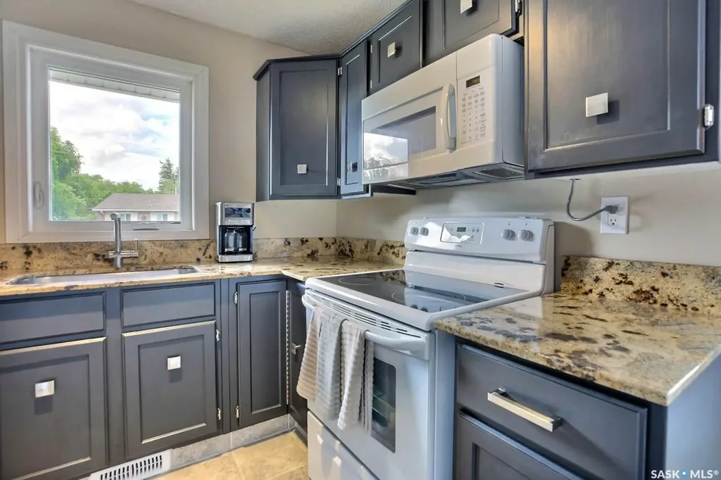 2534 7th Avenue E Regina SK S4N 5T4