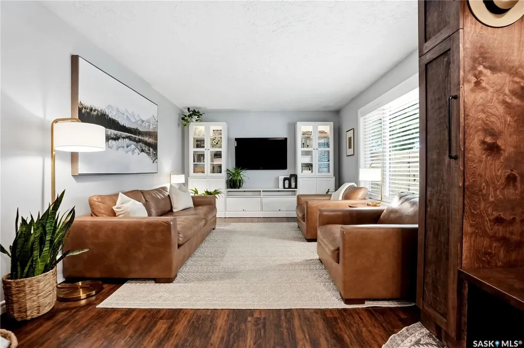 38 Ellison Crescent Regina SK S4R 4V5