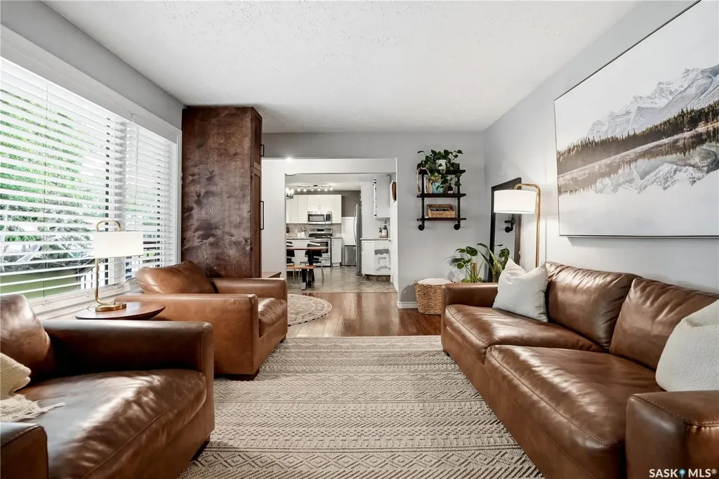 38 Ellison Crescent Regina SK S4R 4V5