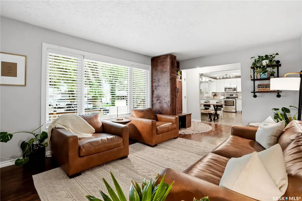 38 Ellison Crescent Regina SK S4R 4V5