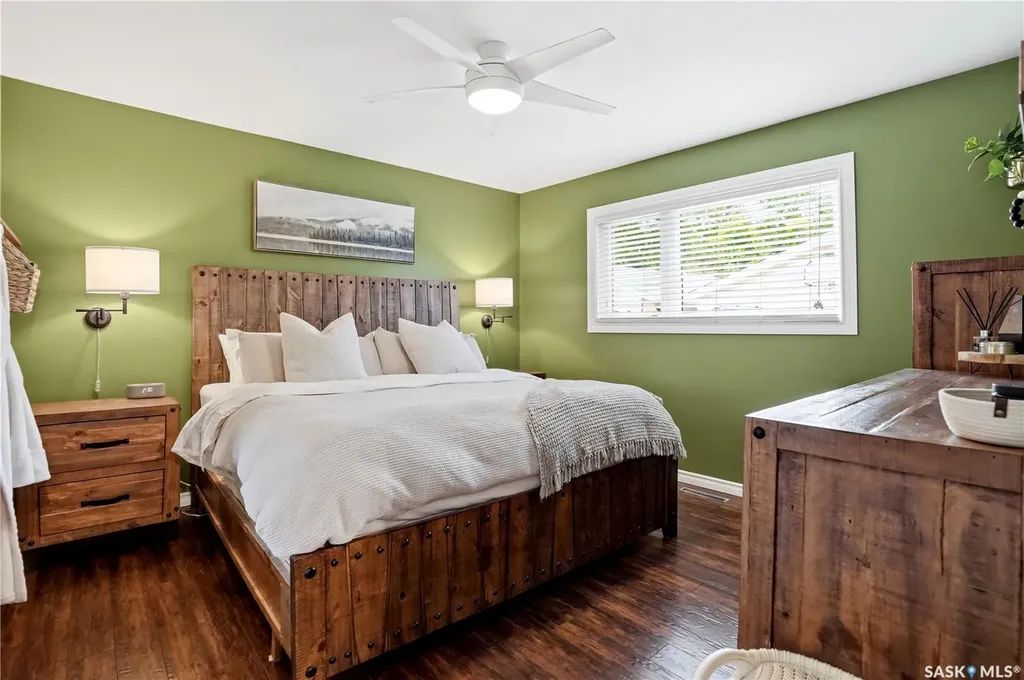 38 Ellison Crescent Regina SK S4R 4V5
