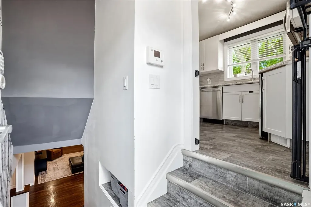 38 Ellison Crescent Regina SK S4R 4V5